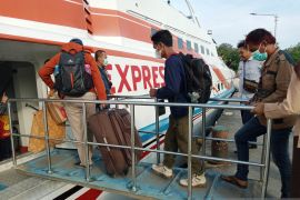 Penumpang arus balik Lebaran di Pelabuhan Tanjung Pandan alami penurunan