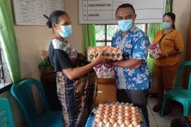 Desa di Sikka berikan makanan tambahan terpusat tekan angka kekerdilan