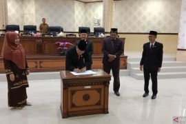 DPRD-Pemkab Agam sahkan empat Perda pembentukan 13 nagari