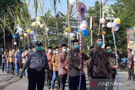 "Temanten tebu", bertahannya tradisi jelang musim giling