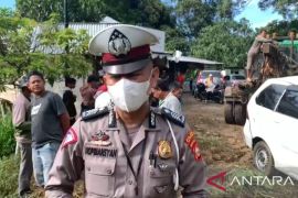 Polisi evakuasi mobil masuk jurang sedalam 20 meter di Kepahiang