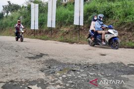 Pemkab Bogor janji akan perbaiki jalan Letnan Sukarna Ciampea Juni 2022