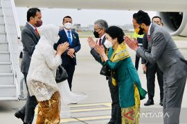 Jokowi transit di Amsterdam sebelum ke Washington