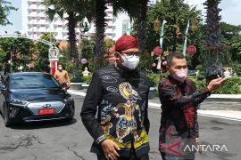 Bupati Sumenep gunakan mobil dinas listrik