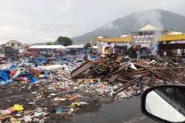 Lebaran sudah lewat, ratusan lapak pedagang di Ternate dibongkar