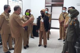 Bupati Sintang - Sekda Sidak ke Kantor OPD pasca libur Idul Fitri