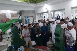 Kawasan religi Palu ramai dikunjungi masyarakat menjelang Haul Guru Tua