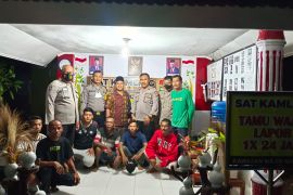 Sat Binmas Poldasu tinjau pos kamling di Stabat