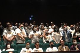 Emil Dardak akui beberapa kali terkejut saksikan film "KKN Di Desa Penari"