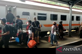 KAI: Penumpang vaksin lengkap tidak perlu surat negatif COVID-19