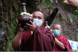 Presiden Joko Widodo ucapkan selamat Hari Raya Waisak