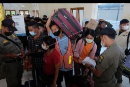 Penertiban penduduk pendatang dari Indonesia Timur