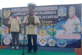 KONI Jayapura melantik 12 pengurus cabang olahraga setempat
