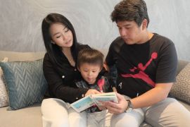 Ibu muda Surabaya beri tips kurangi kecanduan gawai pada anak