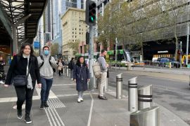 Catatan Ilham Bintang - Untung Ada Vina Panduwinata & Reza Artamevia menemani keliling Melbourne