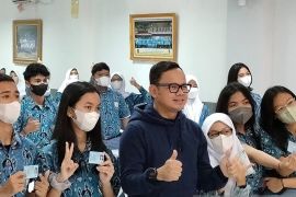 Wali Kota Bogor dialog fungsi KTP bagi siswa usia 17 tahun