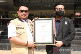 Kampar raih rekor MURI satu desa satu ambulans