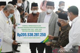 Wapres serahkan manfaat program dan beasiswa BPJS Ketenagakerjaan kepada keluarga pekerja