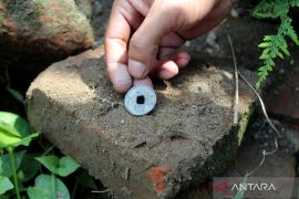 Struktur bangunan kuno terbengkalai