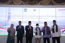 Didukung Kemendagri, PANRB dan ESQ - Pemprov Sumbar Luncurkan ASN BerAKHLAK
