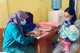Dinkes Ambon gencarkan "Imunisasi Kejar"