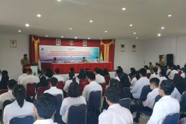 Bupati Kapuas Hulu serahkan 105 SK CPNS dan P3K Non Guru