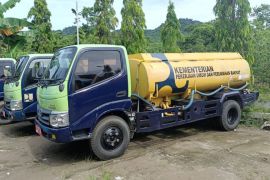 Pemprov Sulbar salurkan bantuan untuk korban banjir di Malunda Majene