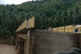 134 Kepala Keluarga terisolasi akibat banjir di Majene