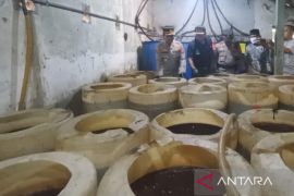 Polres Madiun Kota tutup pabrik minuman keras