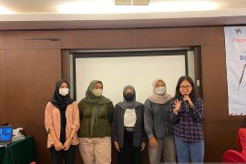 Mengenalkan profesi jurnalis  pada mahasiswa perempuan