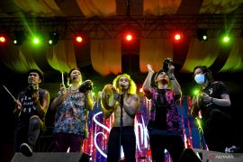 Slank rilis lagu akhir 2022 sampai minat Internet of Vehicles, kemarin