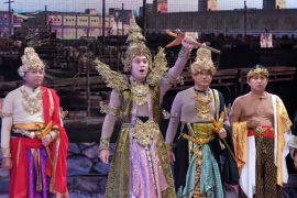 Wali Kota dan Forkopimda Surabaya unjuk kebolehan main ludruk