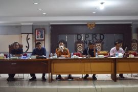 DPRD Sintang: banyak keluhan petani soal bagi hasil plasma