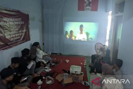 Mahasiswa Probolinggo diskusi film "Ketika Bung di Ende"