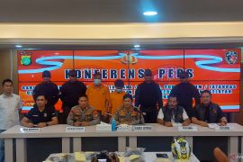 Seorang pria dihabisi gegara menyinggung kawan sendiri usai nonton film biru