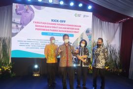 Menkes menargetkan 50 persen bahan baku obat tersedia di dalam negeri