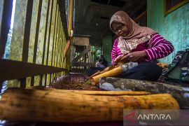Kayu Manis Produk Unggulan Geopark Meratus