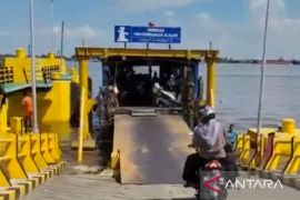 Angkutan sungai Banjarmasin ke Tamban masih ramai