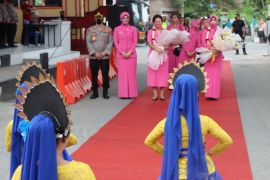 Bhayangkari diharapkan jadi kepribadian sederhana sebagai contoh di tengah masyarakat