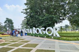 Terkait ini, lalu lintas sekitar Alun-alun Kota Bogor dialihkan