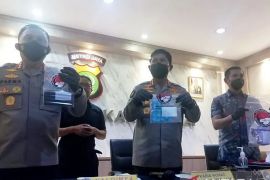 Gitaris "Kahitna" beli obat psikotropika 12 kali tanpa resep dokter