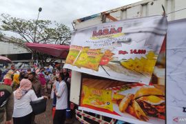 Pedagang monopoli minyak goreng disanksi