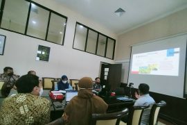 Pemkot Surabaya siapkan strategi guna tekan kenaikan harga kebutuhan pokok