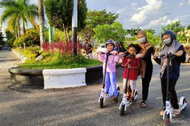 Anak muda Tapin raup untung dari bisnis sewa skuter listrik