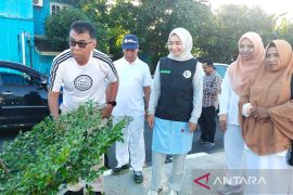 Bupati Natuna ingatkan warga tidak membuang sampah ke laut