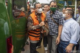 Hakim pertanyakan aliran dana suap ke mantan Bupati Musi Banyuasin