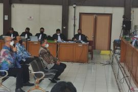 Dodi Reza Alex hadiri langsung sidang suap di PN Palembang