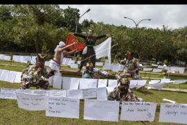 Aksi teaterikal untuk kampanye selamatkan lingkungan