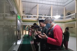 HIPMI Batam gelar shalat ghaib doakan Eril