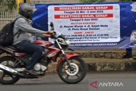 Perlu solusi bagi warga kurang mampu jika pembatasan motor diterapkan